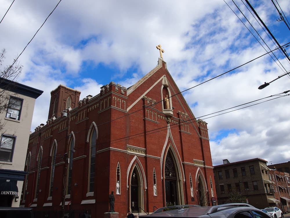St. Pauls as seen from the street